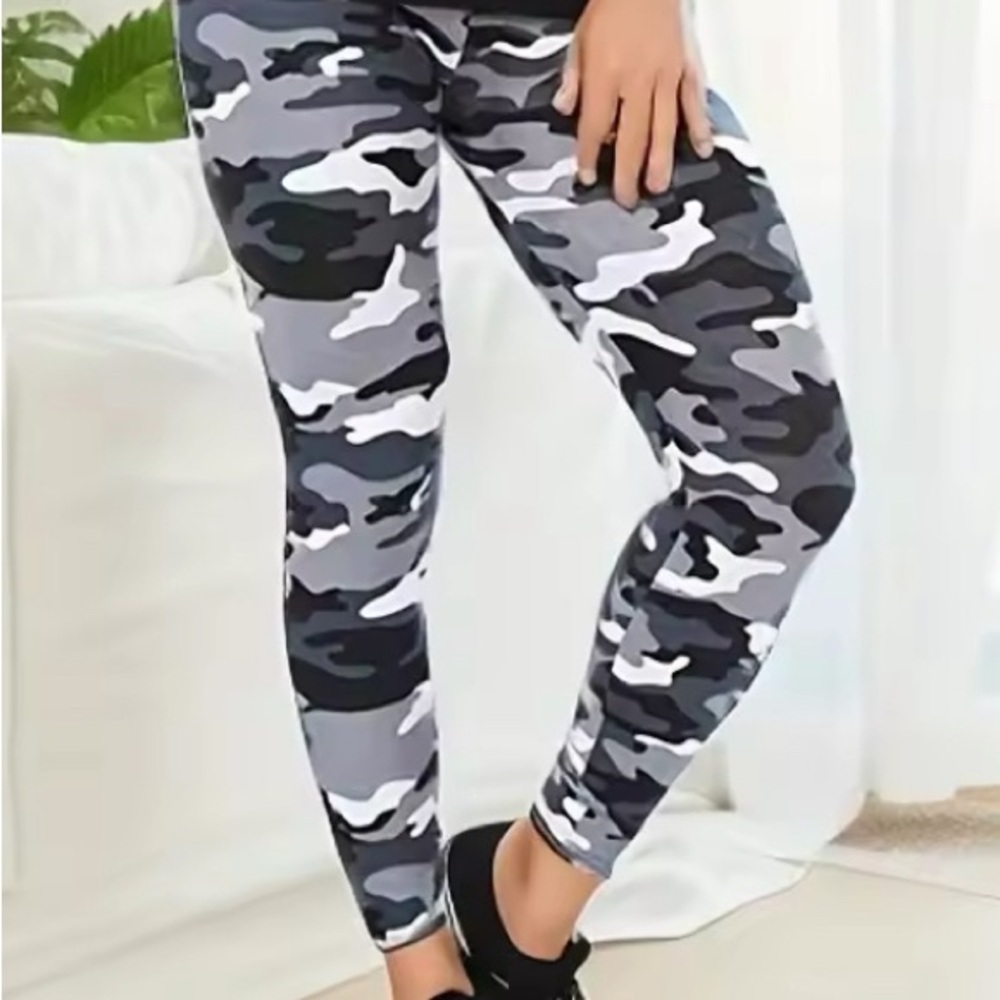 Woman's Camouflage Leggings (Small)